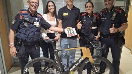 Roban una bici de 9.000€ a un ciclista del Tour en Cataluña y acaban detenidos con 16 antecedentes