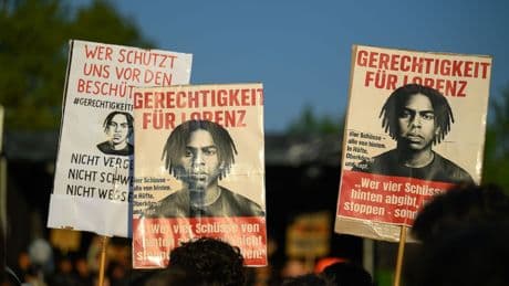 Aktion gegen Polizeigewalt: "Lorenz, das war Mord" – 500 Leute protestieren in Oldenburg