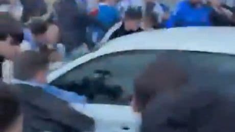En libertad y sin carnet la conductora del coche que atropelló a los aficionados del Espanyol en el estadio de Cornellá