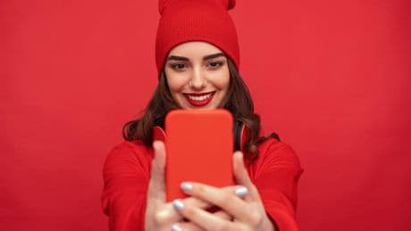 2 Things Taking ‘Selfies’ Says About Your Personality— By A Psychologist