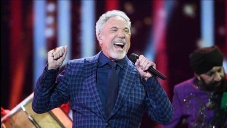 Tom Jones rockt das Tempodrom mit zeitlosen Klassikern