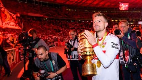 DFB-Pokalsieg mit Stuttgart: "Noch viel schöner": Mittelstädt genießt VfB-Coup besonders
