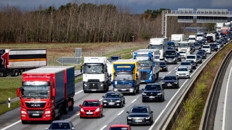 Motorradfahrer stirbt nach Unfall auf A7 bei Neumünster