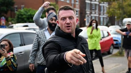 Qui est Tommy Robinson, le trublion de l’extrême droite britannique ?