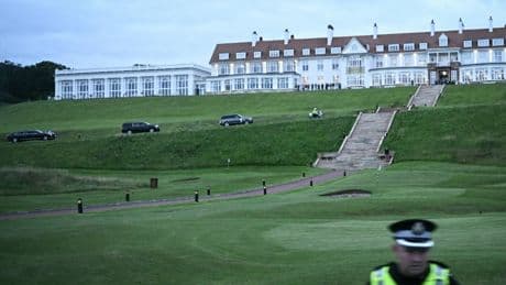 En Ecosse, Donald Trump sous surveillance au golf, à l'écart des manifestations attendues dans plusieurs villes