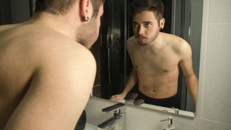 „Looksmaxxing“-Trend geht zu weit - So lernt Mann, sein Spiegelbild zu lieben