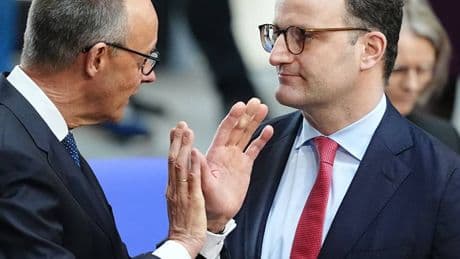 Debatte über Parteiverbot: Merz, Spahn und der Spaltpilz AfD