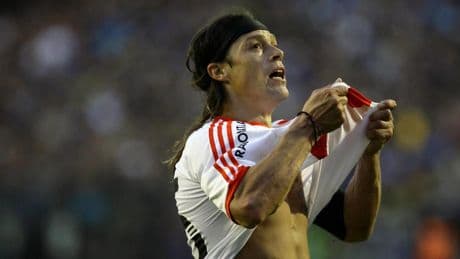 Almeyda hizo debutar a Ocampos: "Con 15 años me tiró dos caños"