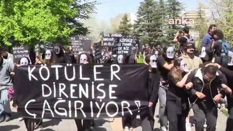 ODTÜ’de "Kötüler" yürüyüşü: Biz kötüyüz çünkü, öğrencileri gözaltına aldık, muhalefeti hapislere tıktık, kayyum atadık