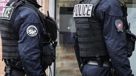 Seine-Saint-Denis: un policier jugé pour faux en écriture publique et violences aggravées