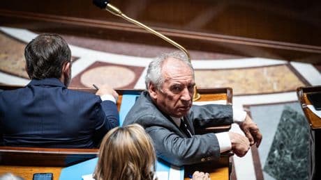Bayrou sous le feu des critiques à l’Assemblée : récit d’un débat orageux sur la situation géopolitique