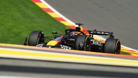 Verstappen troeft Piastri af en wint sprintrace op Spa