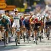Tim Merlier knalt naar z’n tweede ritzege in Châteauroux, Van der Poel gegrepen in slotkilometer na monsterontsnapping