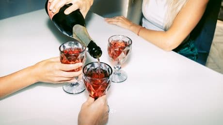 Finger weg von diesen 3 Alkohol-Sorten – sie gelten als besonders ungesund