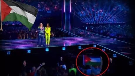 Eurovision ilk yarı finalinde Filistin dayanışması: Gazze’ye destek bayraklarla gösterildi