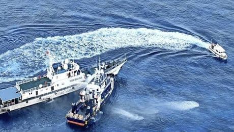 ’Agressief’ China zet waterkanon in: eilandje in Zuid-Chinese Zee strijdtoneel tussen Filipijnen en Peking