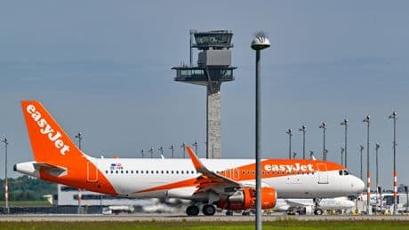 Technischer Defekt: Rauchgeruch: Flugzeug muss in München landen
