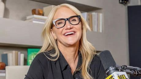 Mel Robbins, experta en crecimiento personal: “Cuidar de los demás puede desgastarte poco a poco y hacerte sentir como si ya no te conocieras a ti mismo”