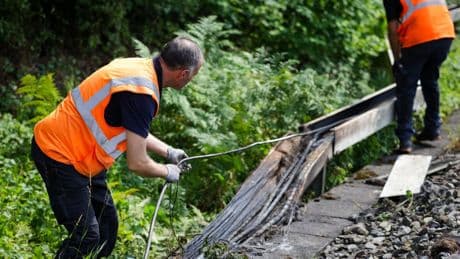 Nordrhein-Westfalen:  Hauptstrecke der Bahn lahmgelegt – Polizei vermutet Sabotage