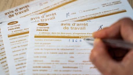 Arrêts maladie : comment la « Sécu » traque les abus