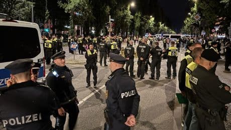 IAA-Protest in München - Aktivisten blockieren Straße 8 Stunden lang