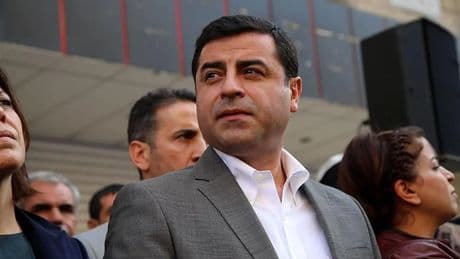 Son dakika... Selahattin Demirtaş'ın 'Cumhurbaşkanına hakaret' duruşması ertelendi