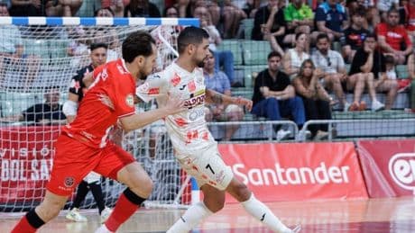 3-2: ElPozo vence al Jimbee y fuerza el tercer partido
