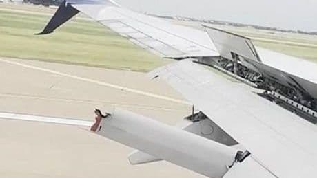 Uçuş sırasında kabusu yaşadılar: Uçağın kanadındaki flap havada koptu!