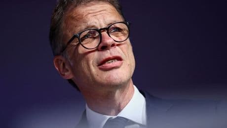 Hauptversammlung: Deutsche Bank umwirbt ihre Aktionäre