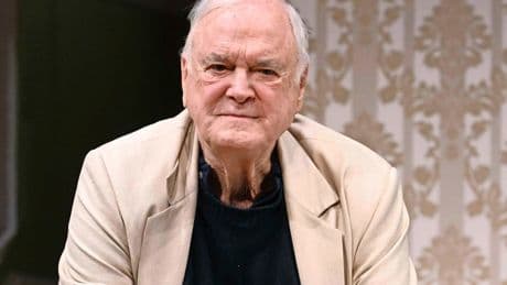 John Cleese beklaagt zich over service Eindhovens hotel, receptie weet van niets: ’Dit is dodelijk’