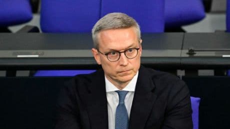 Beamte mussten improvisieren: Neues Digitalministerium hatte anfangs nicht alle Tassen im Schrank