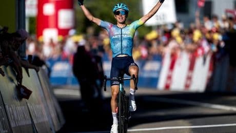 Evenepoel y Almeida ceden tiempo a la fuga