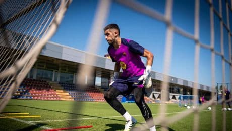 El Barça podrá inscribir este jueves a Joan Garcia al salirse con la suya con la baja de Ter Stegen