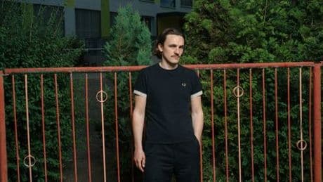 Roman über Erfurter Amoklauf: Ehemaliger Schüler und Autor Kaleb Erdmann spricht über die Ausweichschule