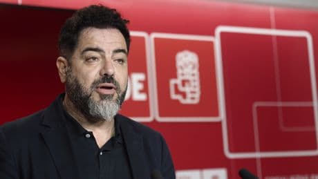 El número dos del PSOE en Navarra dimite tras desvelar que su pareja trabajaba en Servinabar