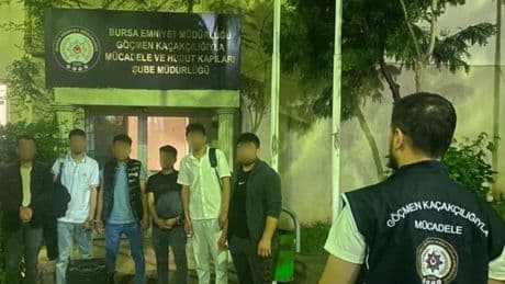 32 kaçakçı ve 572 göçmen yakalandı