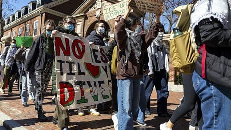 Harvard mantiene el pulso a Trump y se convierte en ejemplo de resistencia: "No renunciará a su independencia, ni a sus derechos"