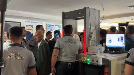 Aydın Büyükşehir Belediyesi meclis toplantısında 30 maddeye CHP grubu red oyu verdi