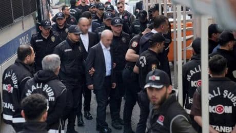 Ertuğrul Özkök: O hazin fotoğrafa bakarken gelen anket; yargıya güven Diyanet’in bile altına düştü