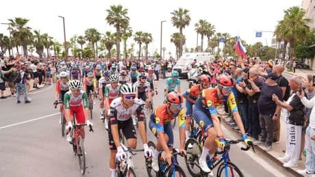 Radsport: "Grande Partenza" in Albanien: Pedersen gewinnt Giro-Auftakt