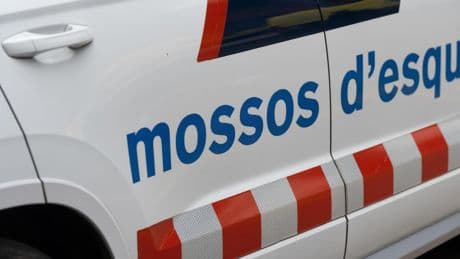 Muere una niña de 8 años tras caer por el patio interior de un edificio en el barrio de Les Corts