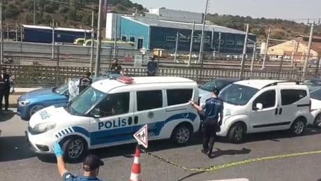 Küçükçekmece'de bir kişi otomobil içerisinde ölü bulundu