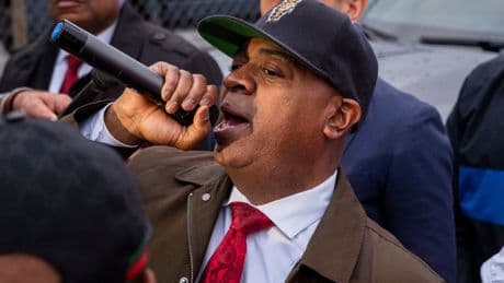 Newark’s Mayor Sues a Top Trump Lawyer, Claiming Malicious Prosecution