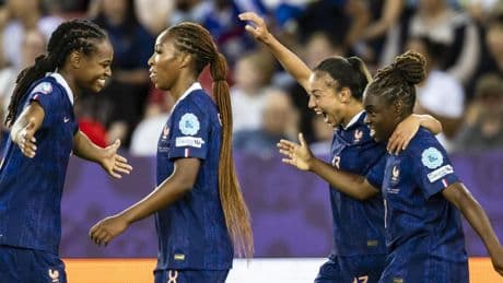 Inglaterra claudica (2-1) ante Francia