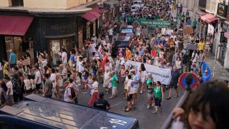 Spanien: Mit Wasserpistolen gegen Massentourismus
