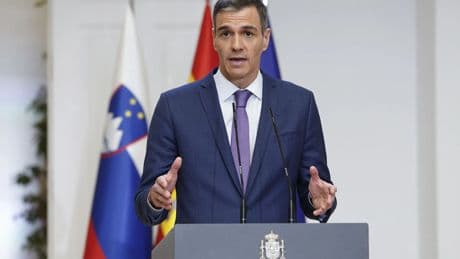 Sánchez esquiva a la prensa toda la semana para no responder por los audios de Leire Díez