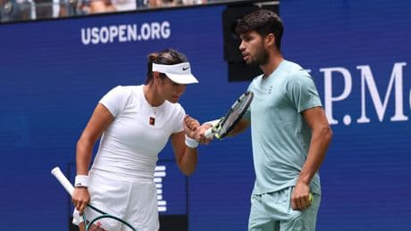 Carlos Alcaraz en Emma Raducanu meteen onderuit bij gemengd dubbel US Open