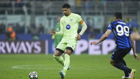 La respuesta de Araujo a las duras críticas recibidas tras el Inter - Barça: &quot;Nunca fui de esconderme&quot;