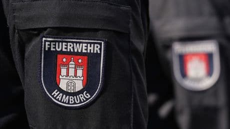 Notfälle: Verpuffung löst Brand in Einfamilienhaus in Finkenwerder aus