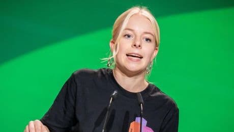 Grüne-Jugend-Chefin droht Entzug des Bundestagsausweises